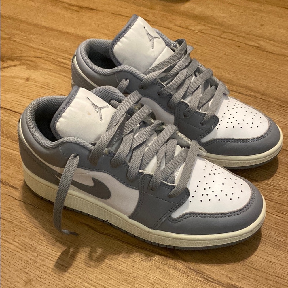 Nike Air Jordan 1 Low Vintage Grey Shoes 553560-053 (GS) Youth Sizes - Picture 12 of 15